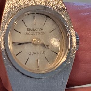 Vintage 1978 Bulova Accutron Silver Accsent Ladies Watch,need New Battery.